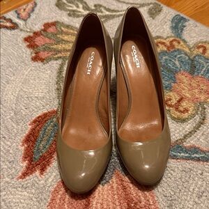 Coach Women's Gray/Taupe Heels